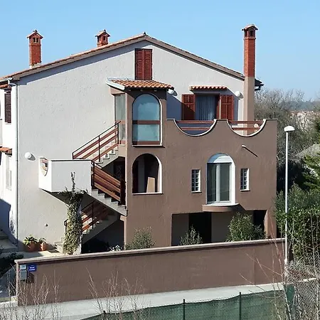 Daire Lili's House